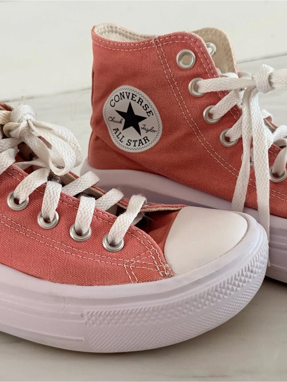 Converse high top